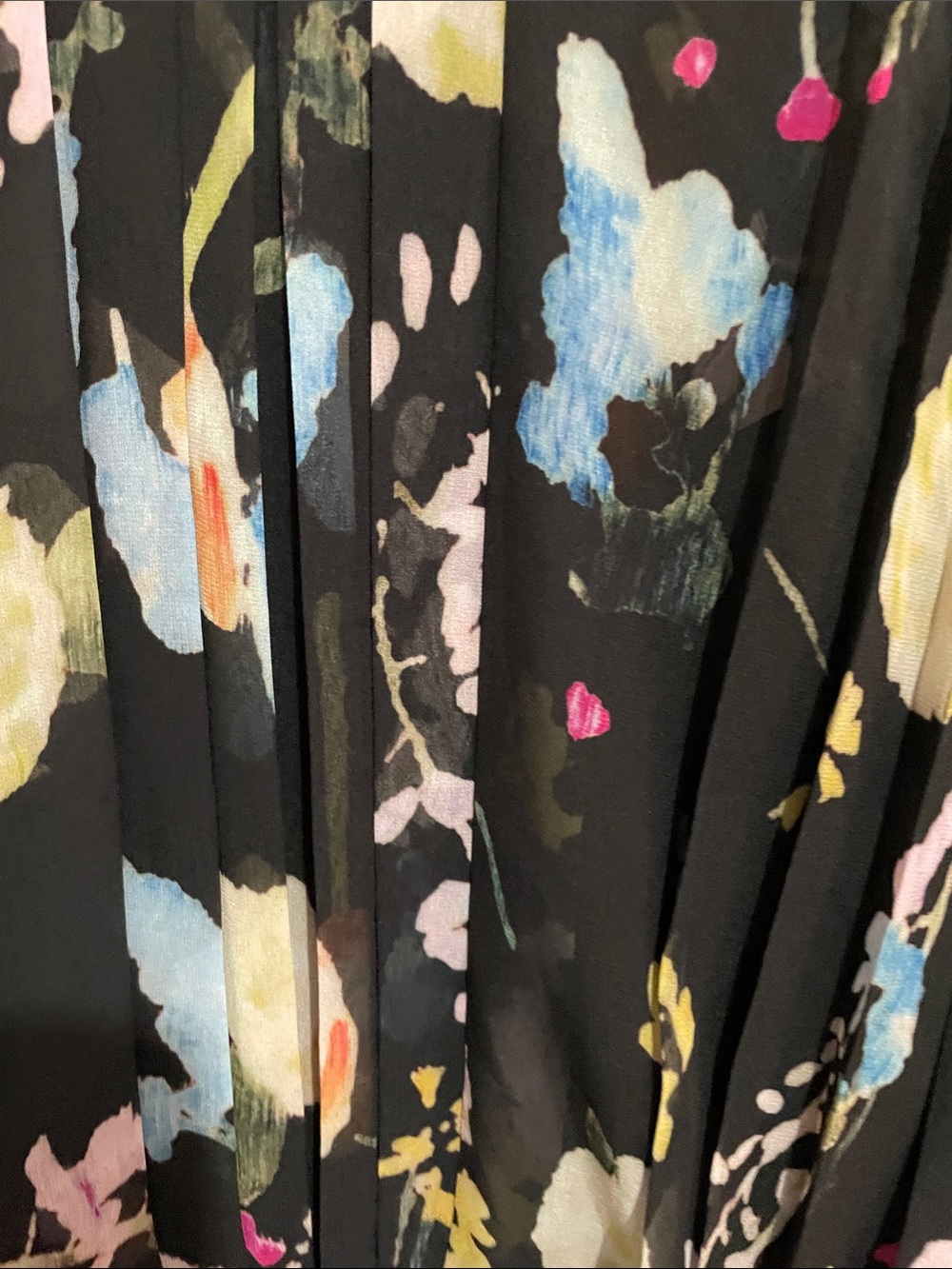 Reiss Black Floral Pleated Long-Sleeve Blouse with Multicolor Print - Picture 7 of 7